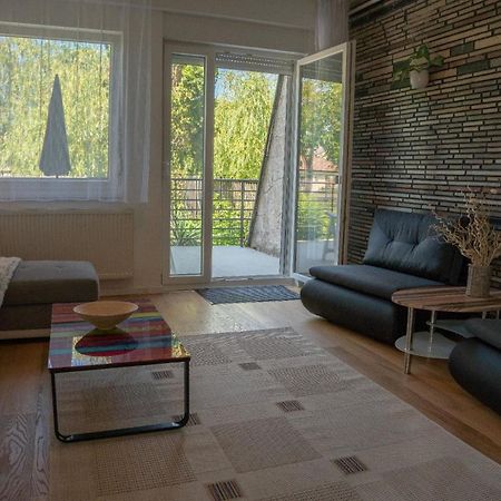 Doppelhaushaelfte Fuer Sechs Personen Mit Garten Szantod Ngoại thất bức ảnh