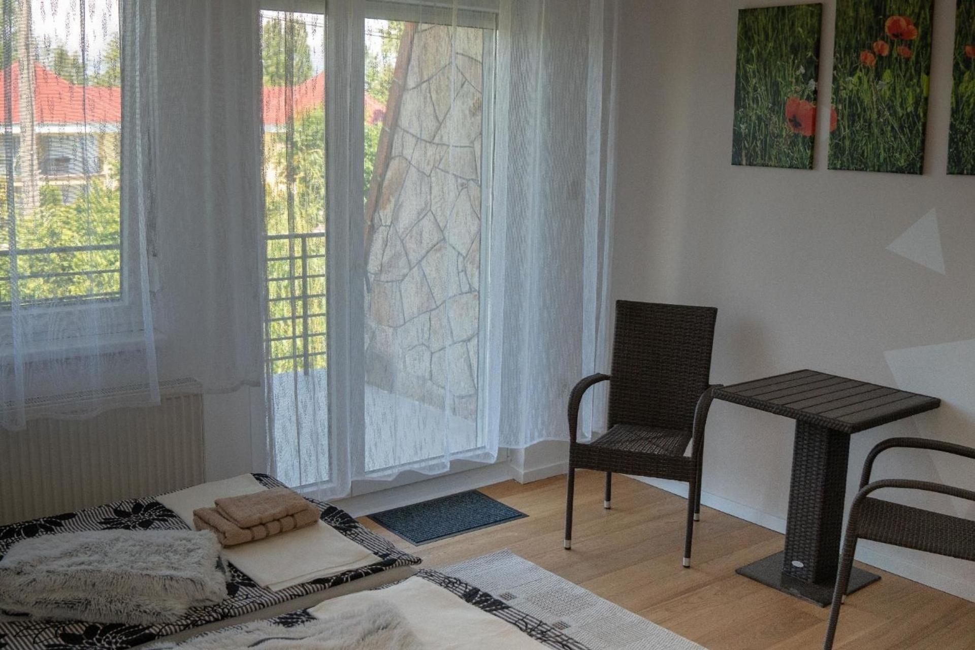 Doppelhaushaelfte Fuer Sechs Personen Mit Garten Szantod Ngoại thất bức ảnh